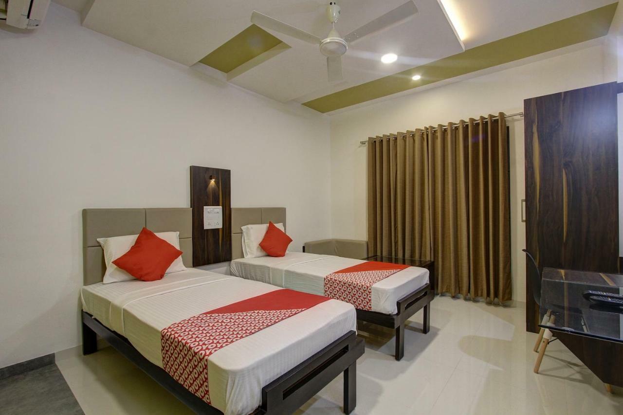 Oyo 39568 Alekha Gateway Hotell Sirsi Eksteriør bilde
