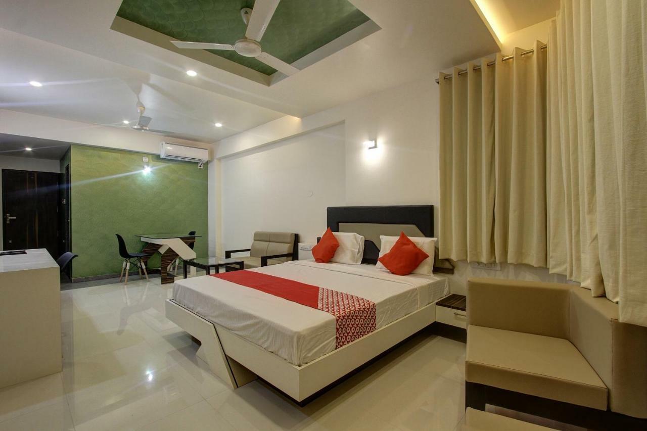 Oyo 39568 Alekha Gateway Hotell Sirsi Eksteriør bilde