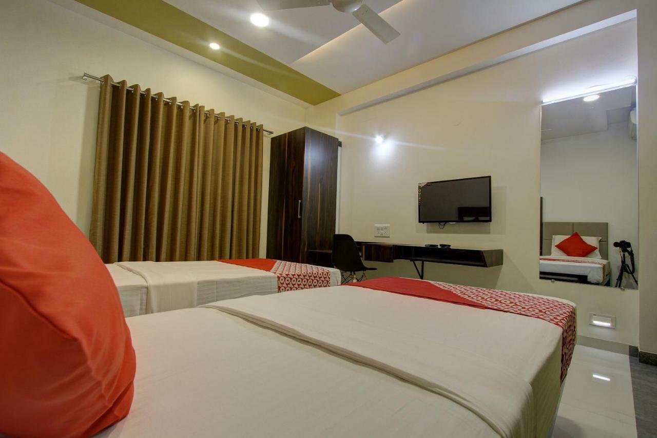 Oyo 39568 Alekha Gateway Hotell Sirsi Eksteriør bilde
