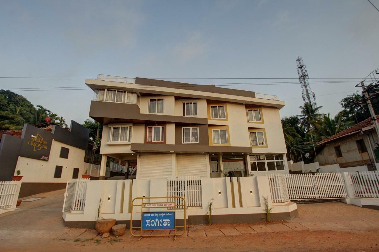 Oyo 39568 Alekha Gateway Hotell Sirsi Eksteriør bilde
