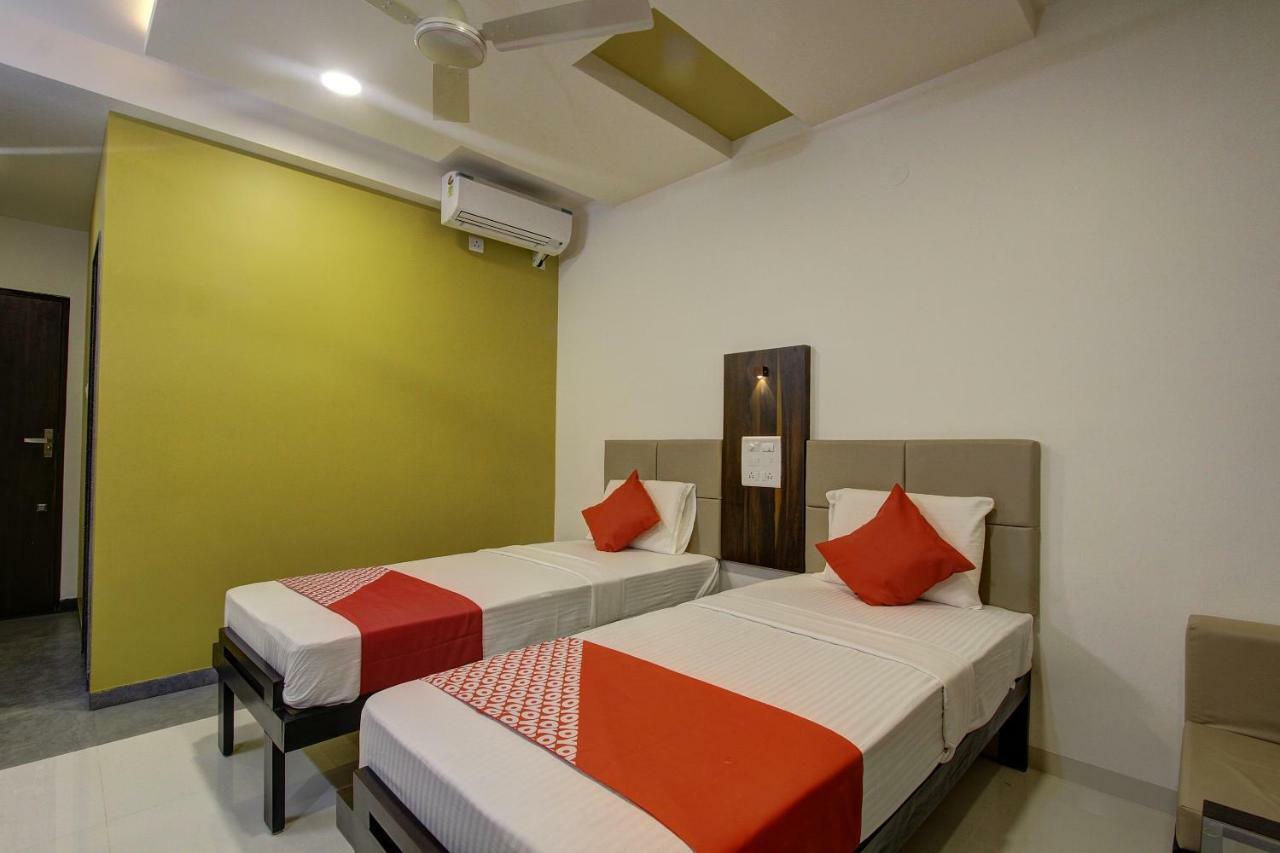 Oyo 39568 Alekha Gateway Hotell Sirsi Eksteriør bilde