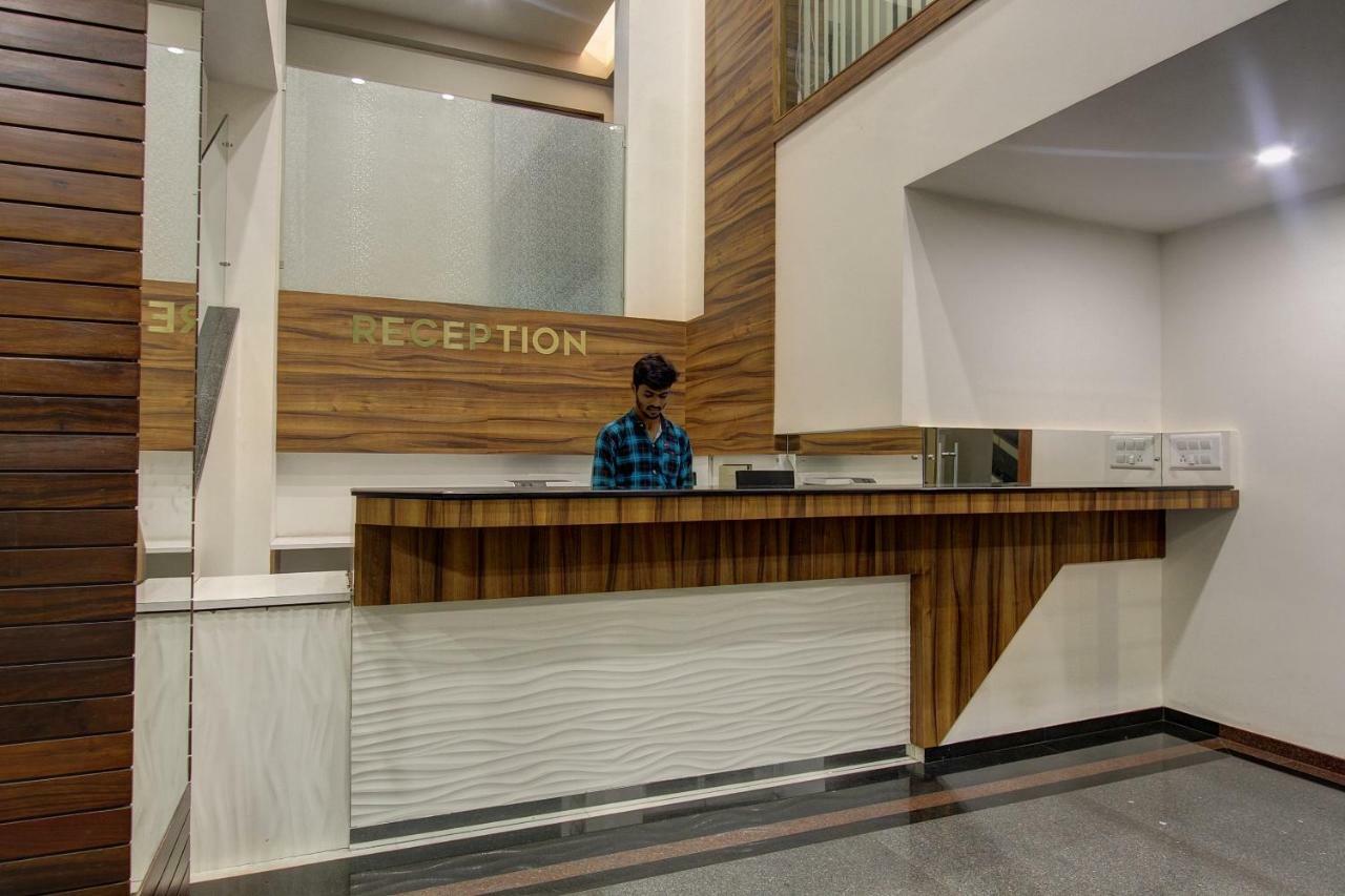 Oyo 39568 Alekha Gateway Hotell Sirsi Eksteriør bilde