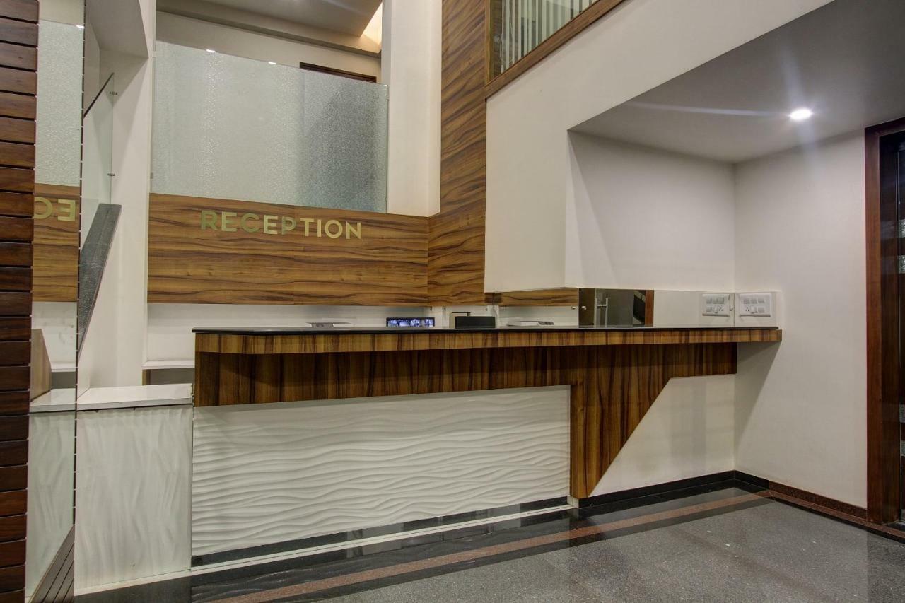 Oyo 39568 Alekha Gateway Hotell Sirsi Eksteriør bilde