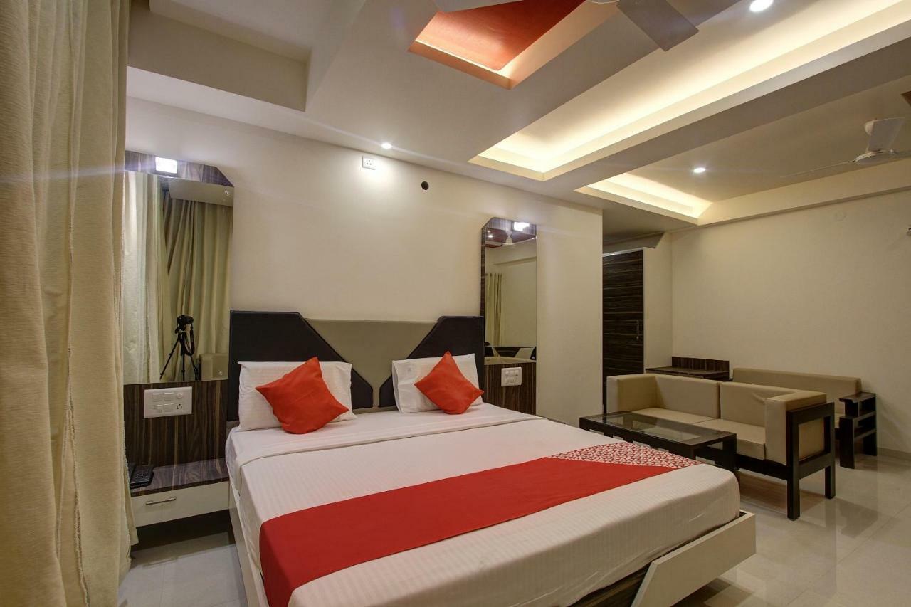 Oyo 39568 Alekha Gateway Hotell Sirsi Eksteriør bilde