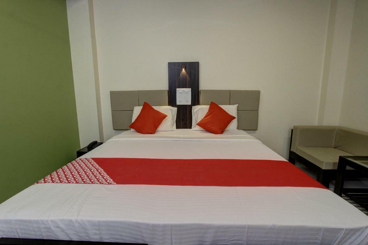 Oyo 39568 Alekha Gateway Hotell Sirsi Eksteriør bilde