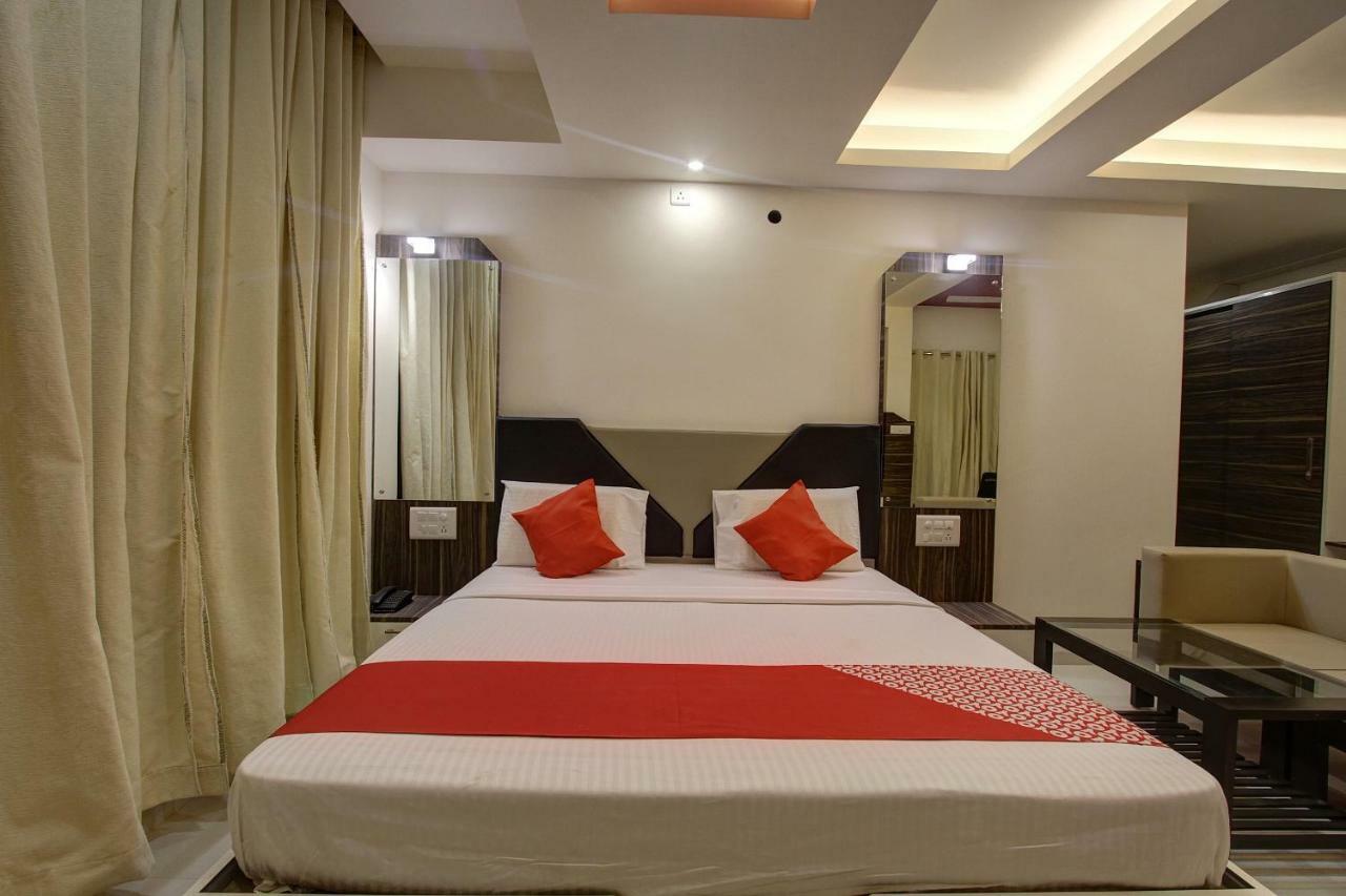 Oyo 39568 Alekha Gateway Hotell Sirsi Eksteriør bilde