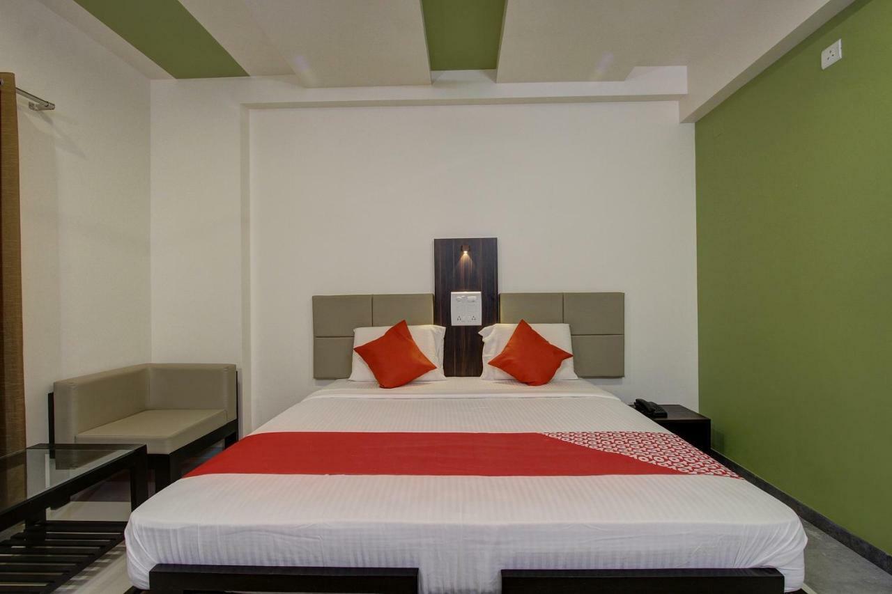Oyo 39568 Alekha Gateway Hotell Sirsi Eksteriør bilde