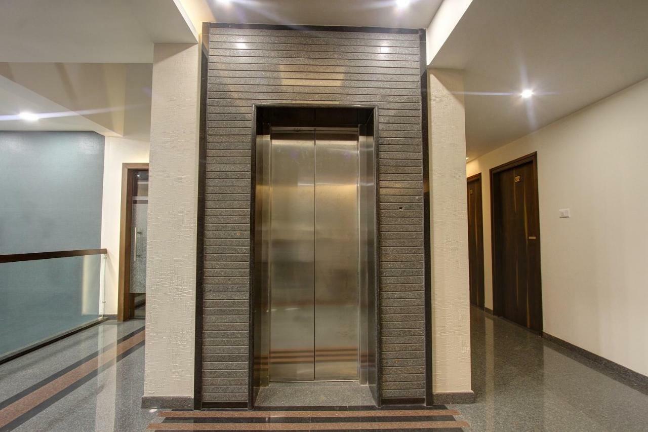 Oyo 39568 Alekha Gateway Hotell Sirsi Eksteriør bilde