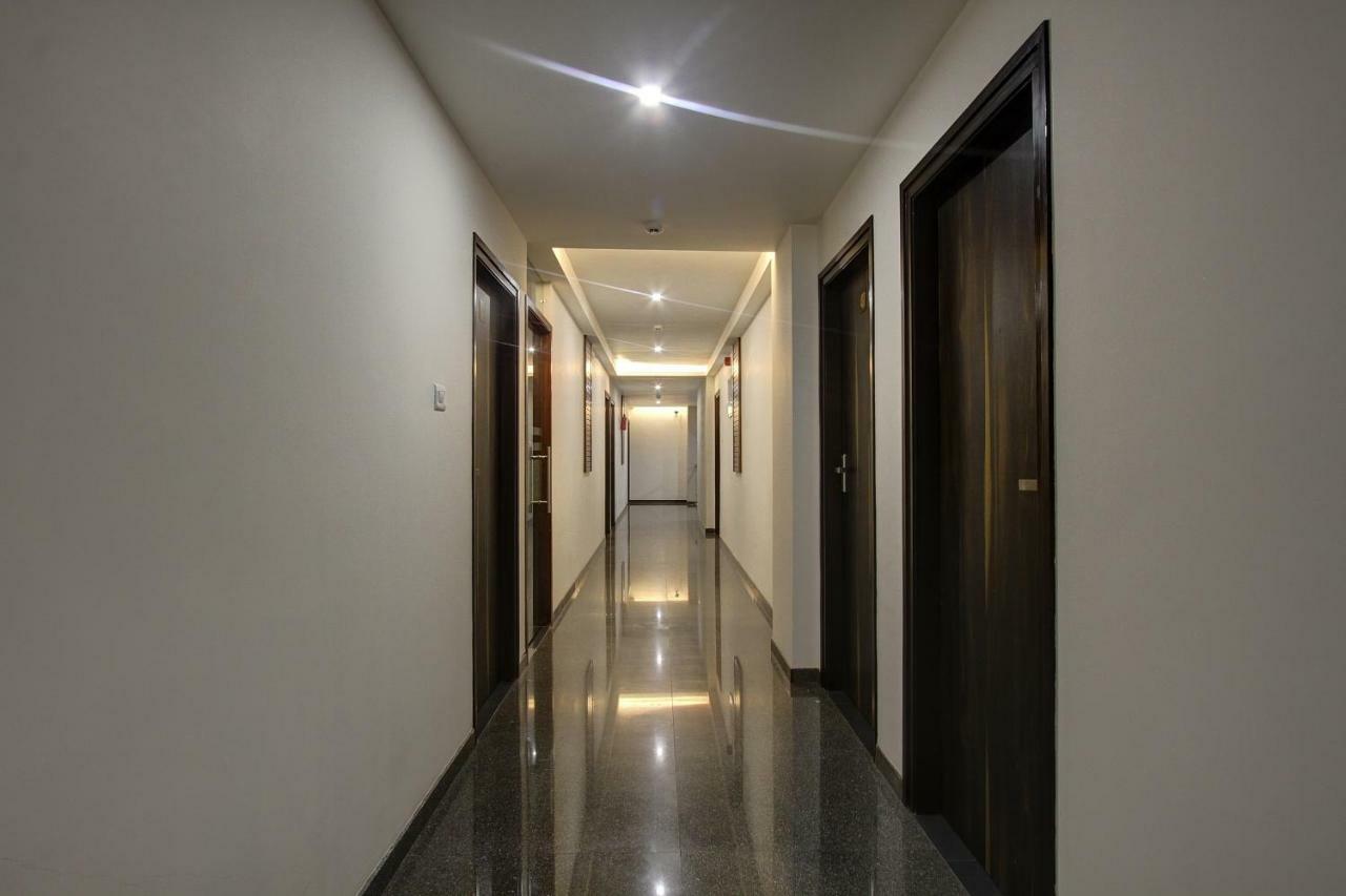 Oyo 39568 Alekha Gateway Hotell Sirsi Eksteriør bilde