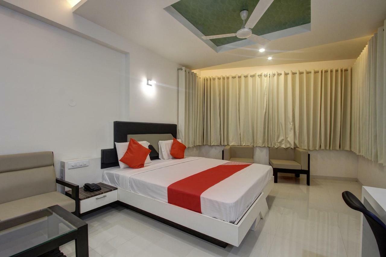 Oyo 39568 Alekha Gateway Hotell Sirsi Eksteriør bilde